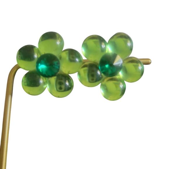 Green Flower Earrings - Picture 1 of 2